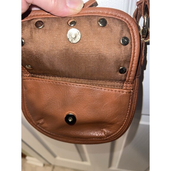 American Rag Studded Crossbody Brown Adjustable Strap Purse 4 Pockets Y2K - Picture 3 of 10